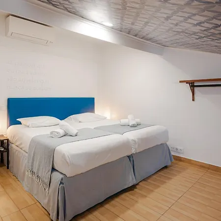 Casa de hóspedes Local House