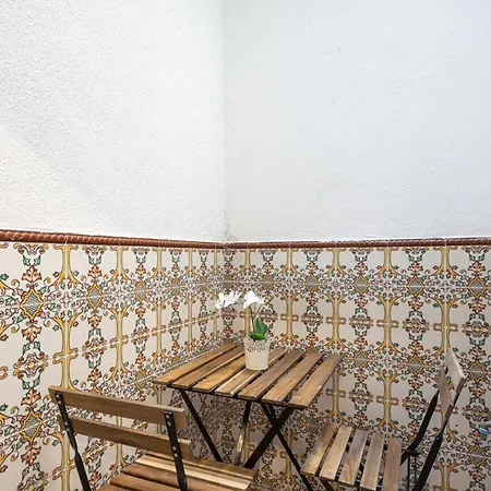 Πανσιόν Local House