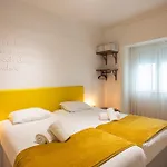 Local House Πανσιόν 3*