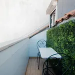 Πανσιόν Local House